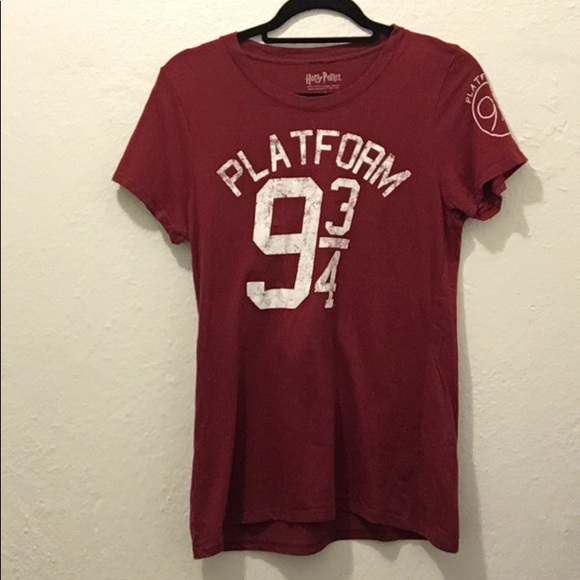 Red Harry Potter fitted tee - Picture 1 of 2